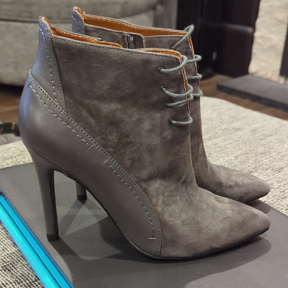 Halston Irene Leather (suede) heeled grey boots